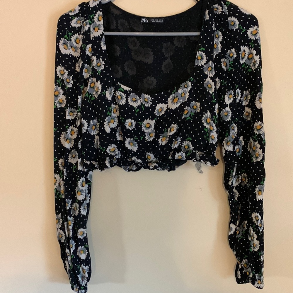 Long sleeve floral cropped blouse